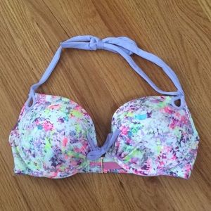Victoria’s Secret bikini top 👙